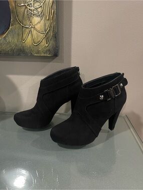 G by Guess black suede back zip heeled booties.